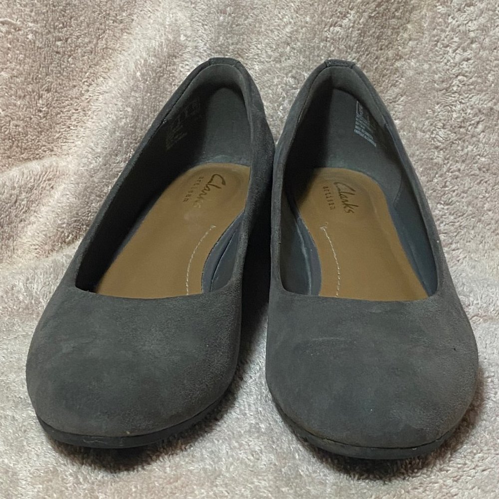 Clark Artisan women's shoes-- gray suede with one inch heels- size 6